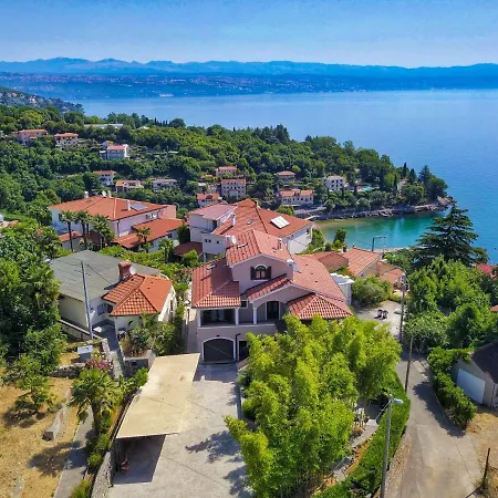Villa Lora With Swimming Pool, 150m To The Sea, Opatija-lovran *