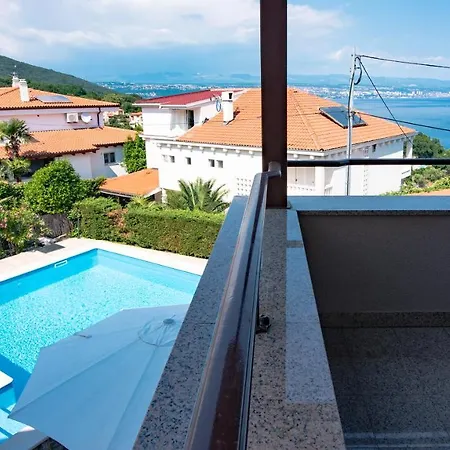 Lora With Swimming Pool, 150m To The Sea, Opatija-lovran Villa *