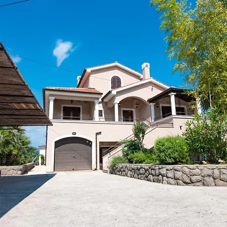 Villa Lora With Swimming Pool, 150m To The Sea, Opatija-lovran