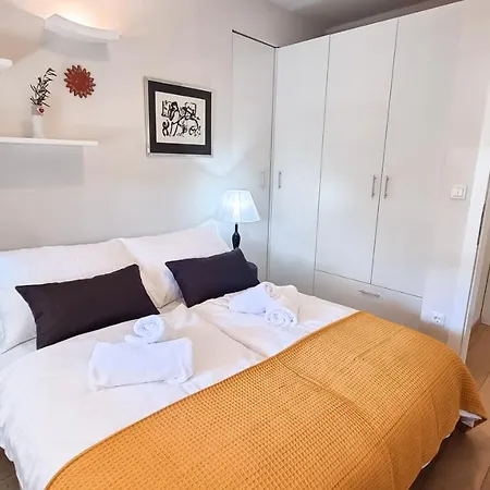 Lora With Swimming Pool, 150m To The Sea, Opatija-lovran Villa Opric