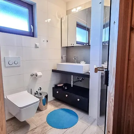 Lora With Swimming Pool, 150m To The Sea, Opatija-lovran Opric