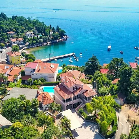Lora With Swimming Pool, 150m To The Sea, Opatija-lovran فيلة Opric