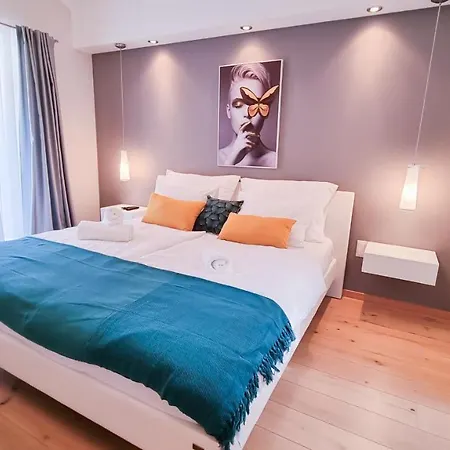 Lora With Swimming Pool, 150m To The Sea, Opatija-lovran *