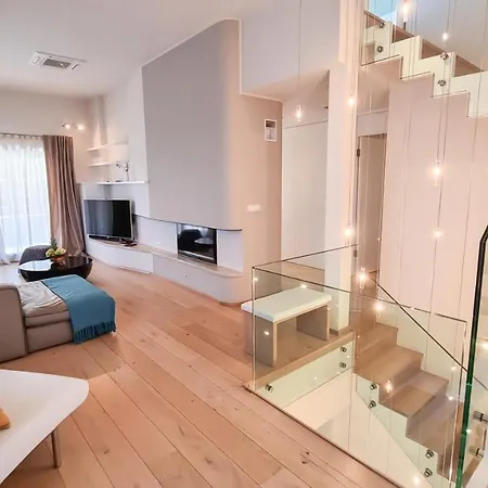 Lora With Swimming Pool, 150m To The Sea, Opatija-lovran *