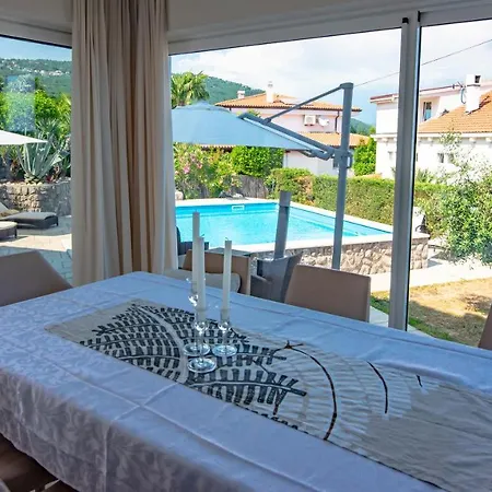 Lora With Swimming Pool, 150m To The Sea, Opatija-lovran فيلة *