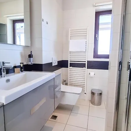 فيلة Lora With Swimming Pool, 150m To The Sea, Opatija-lovran